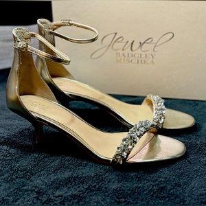 Jewel Badgley Mischka Kitten Heel